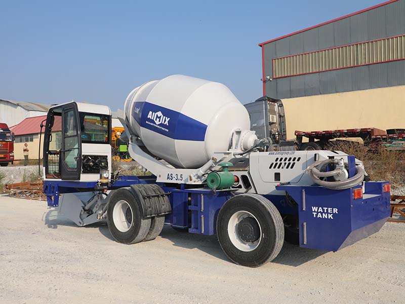 Mobile Concrete Mixer Convenient Concrete Mixing Equipment