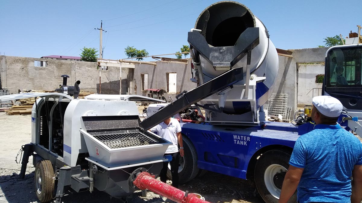 AS-4.0 Self-loading Concrete Mixer and ABT60C Concrete Pump Working-in Uzbekistan For House Building