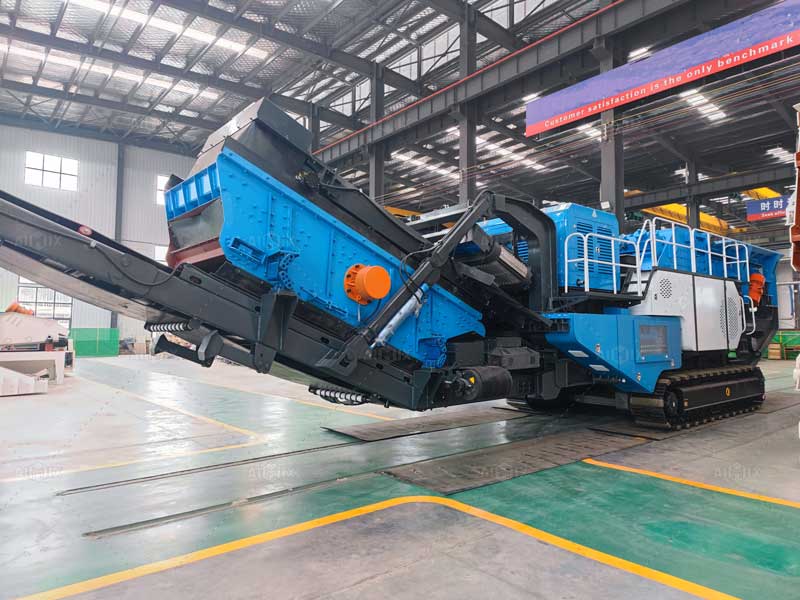 mobile crawler type concrete crusher