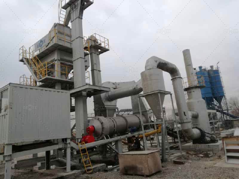 asphalt mixing plant on site