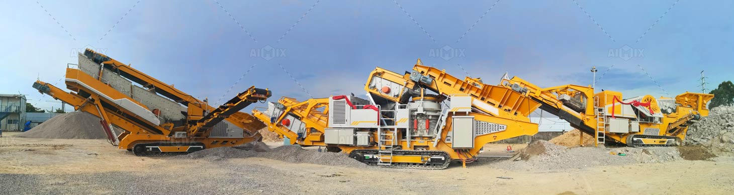 working site of the crawler rock crusher plant