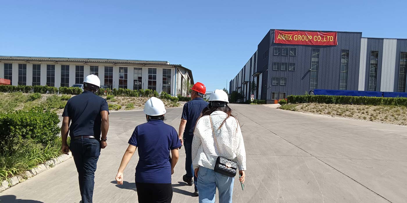 European customers in China asphalt plant producing factory