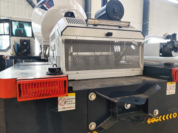 rear frame and light inspection of self loading mixer