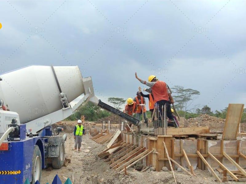 self-loading mixer for foundation construction Indonesia