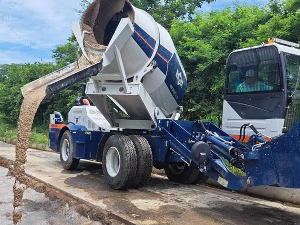 mobile concrete mixer for urban road repair