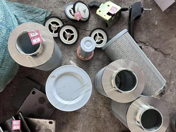 components checking of self loading concrete mixers