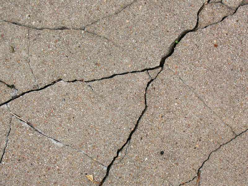 cracks control in mass concrete