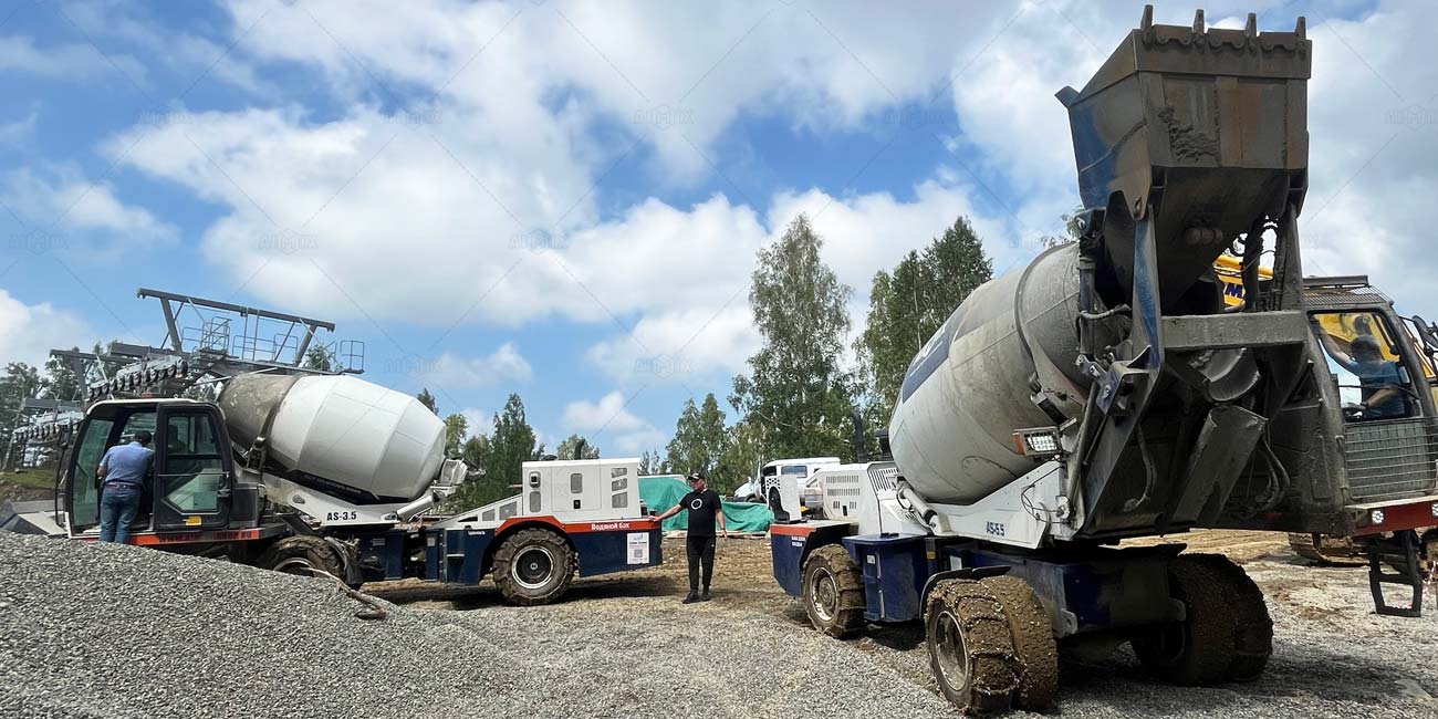 Self Loading Mixers Paving Roads in Russia