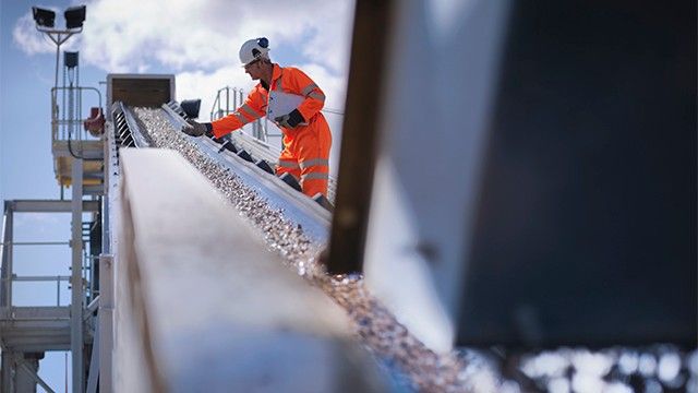 Blockchain Usages in Mining