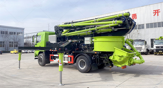 33m pan mixer truck mounted concrete pump in factory