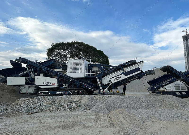 5 units of Crawler Stone Crushers Processing Cobblestones for Road Construction