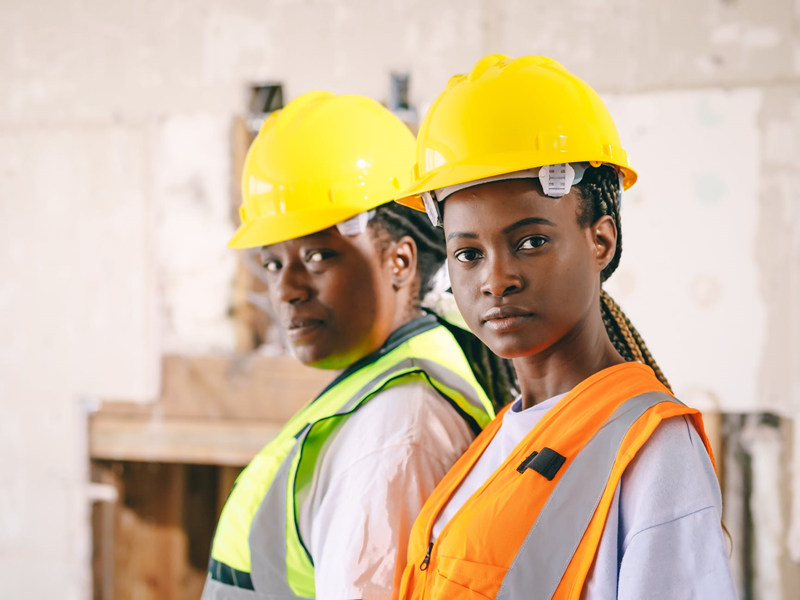 African construction female workers need diesel type concrete pumps