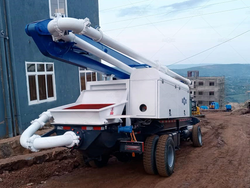 mobile concrete pump in South Africa with long boom