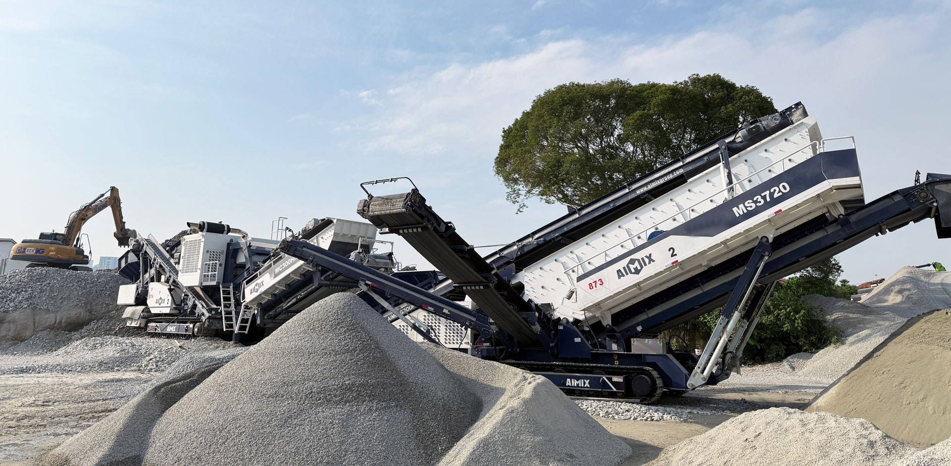 AIMIX mobile crushing plants working on-site
