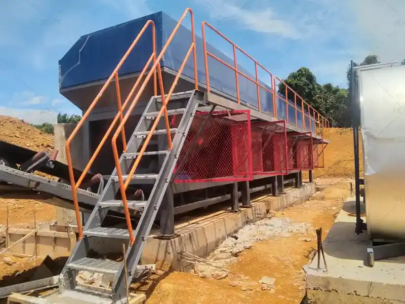 80TPH Asphalt Batch Mixing Plant Cold Aggregate Bin in Banjarmasin, Indonesia