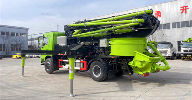 33m concrete pump truck for sale in South Africa