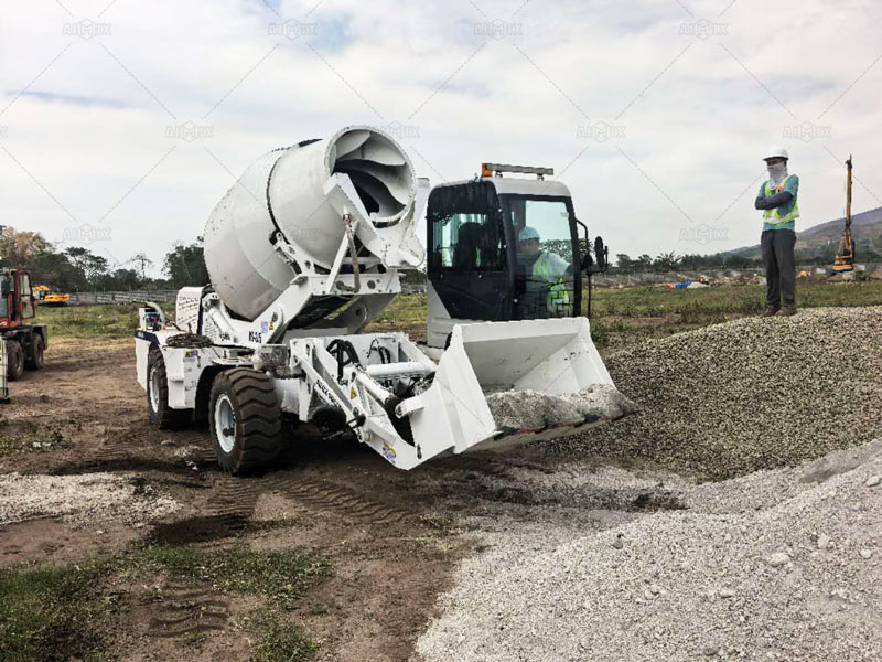 Self loading Mixers Overcome Concrete Pouring Challenges in philippines