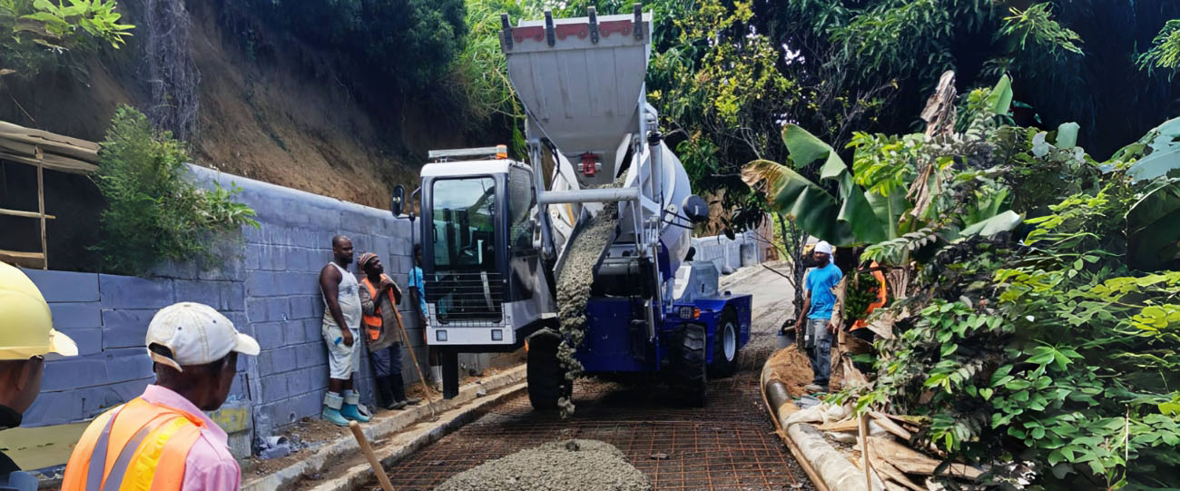 Aimix Mobile Concrete Mixer Machine for Road Construction