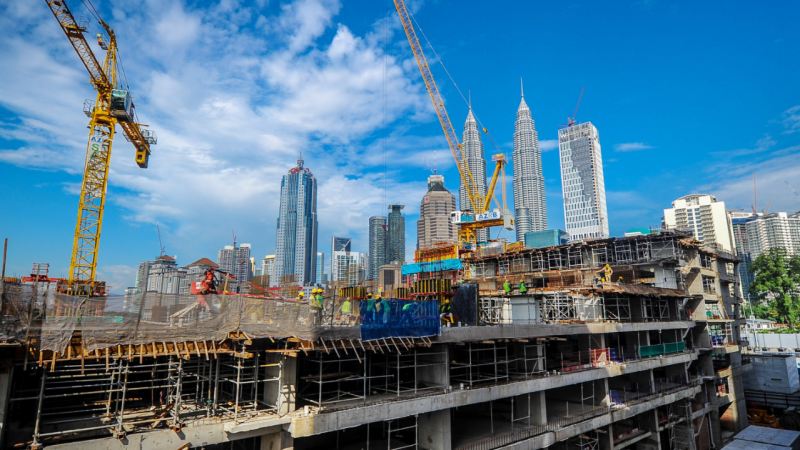 batching plant Malaysia supporting commercial building construction project