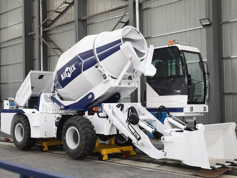 in-stock mobile self loading concrete mixer