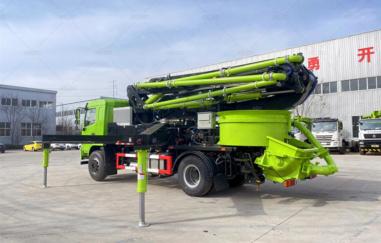 33 meters truck base mobile boom type concrete pump