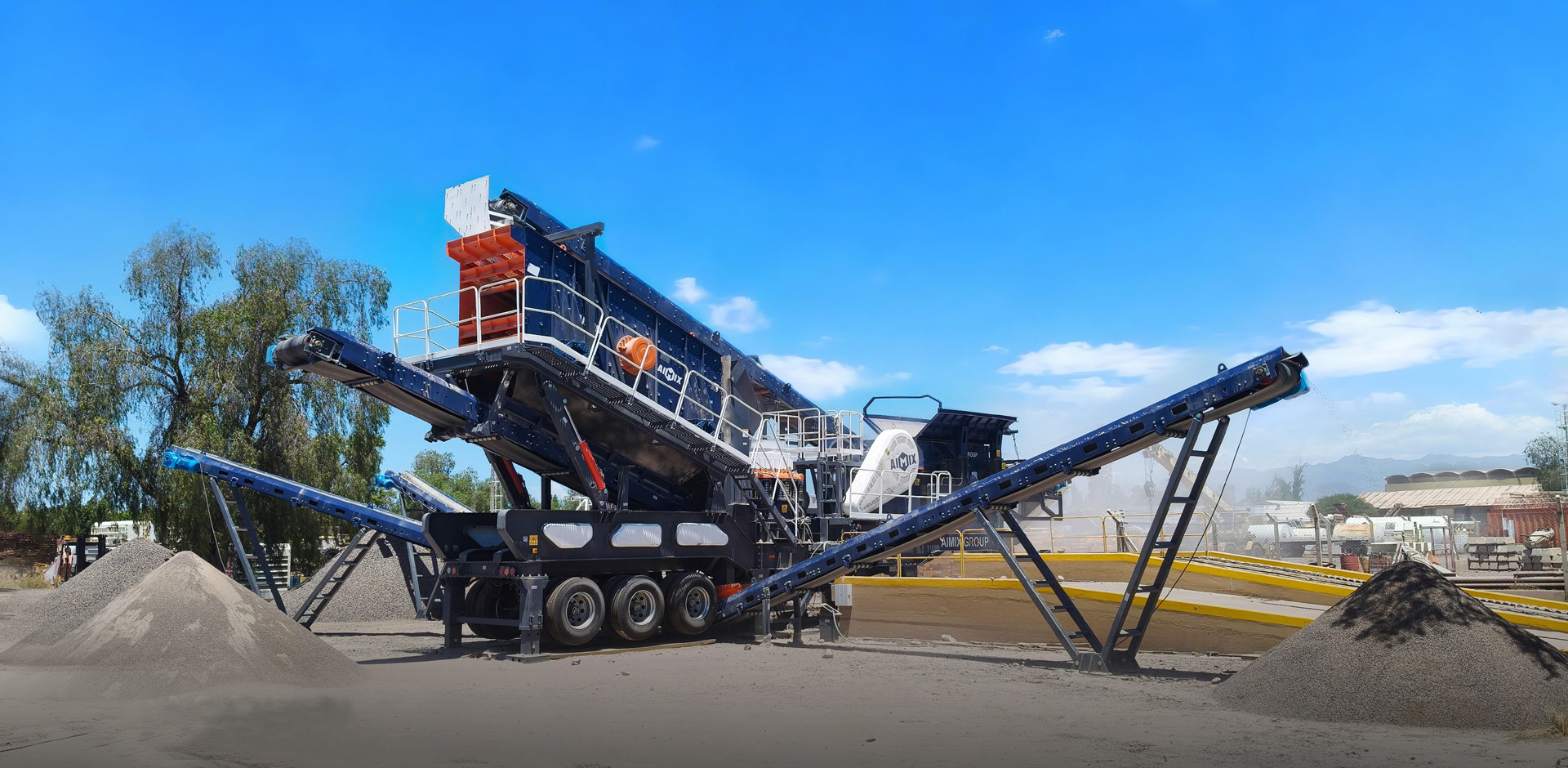 AIMIX APY4 mobile crusher plants working on-site