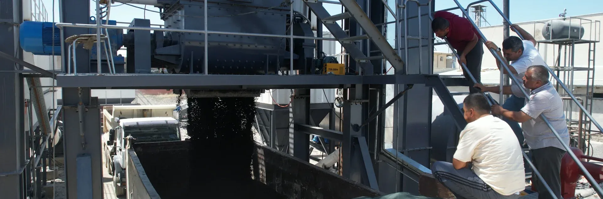 Solución de problemas detectados durante una prueba en una planta de asfalto.