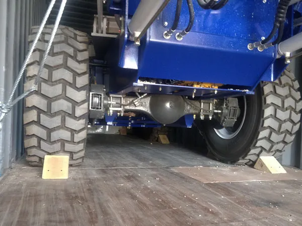 tighten self-loading mixer for delivery