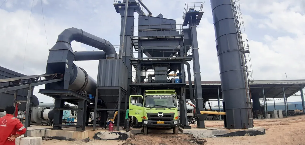 Indonesia asphalt mixing plant installation