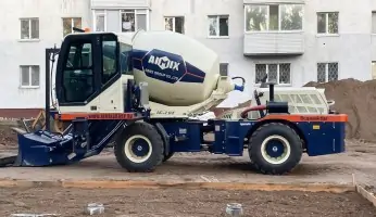 AS-2.6 hydraulic concrete mixer working in Russia