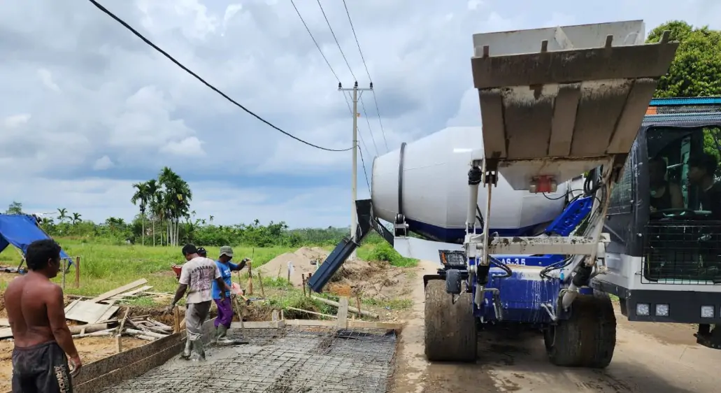 concrete mixers in Kenya paving roads